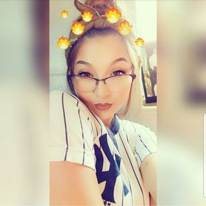 Meet your Posher, Marissa